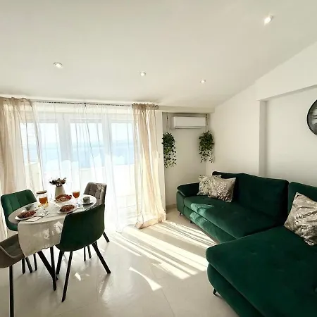 Mali Raj Apartment